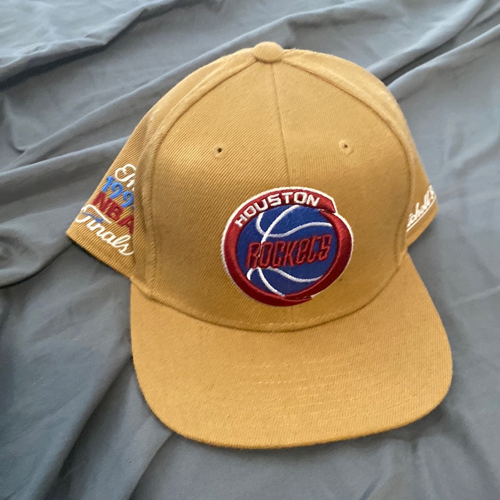 Mitchell & ness fitted hat brownish color withe blue and red size 7 3/4 or 62cm